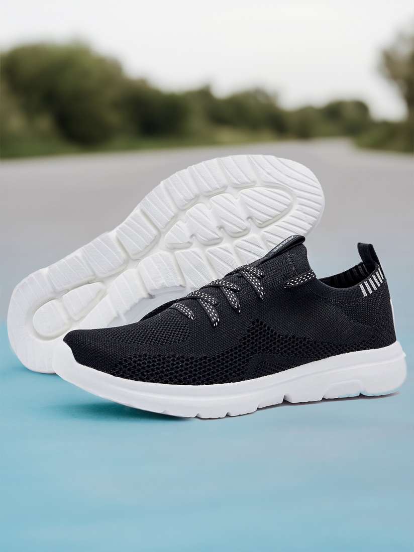 Ultra lightweight walking shoes hot sale