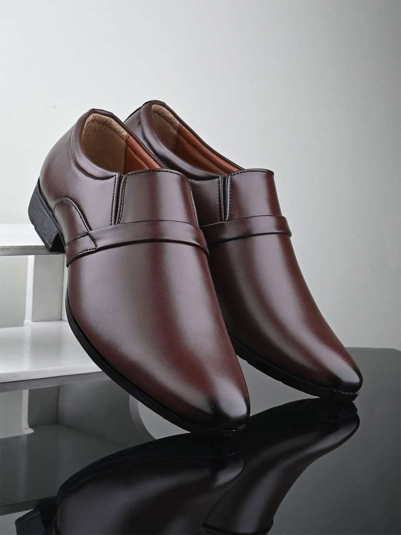 Buy HERE NOW Men Brown Textured Formal Slip On Shoes Formal Shoes for Men 23427112 Myntra