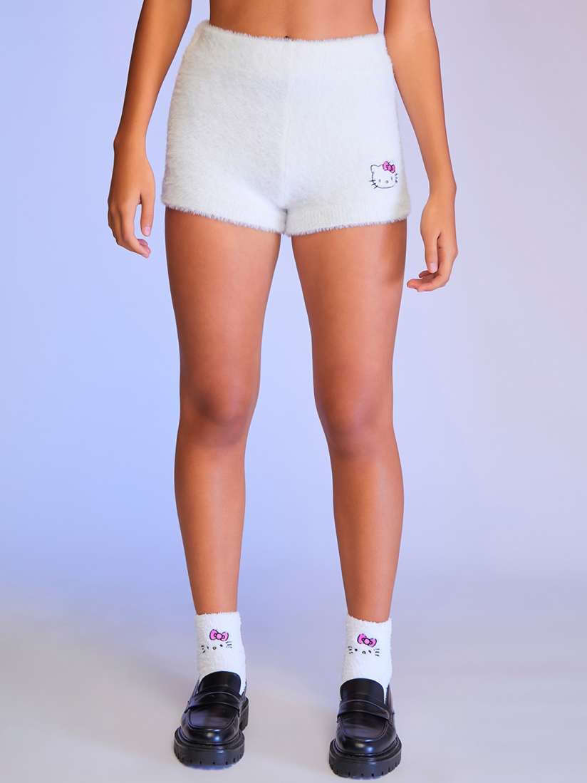 Buy FOREVER 21 Women White Faux Fur Hot Pants Shorts for Women 23436308 Myntra