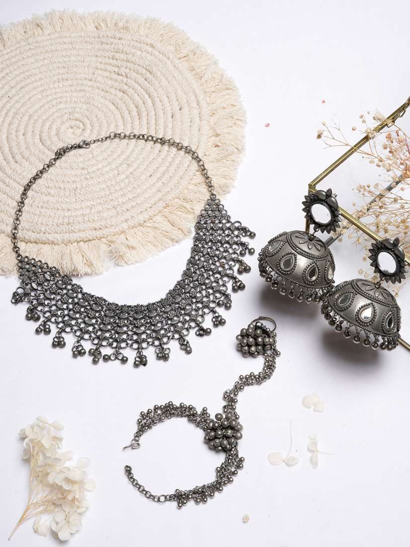 Oxidised jewellery myntra best sale