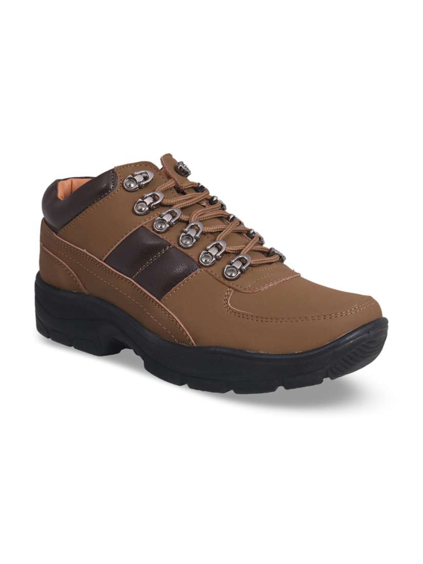 Action casual shoes store