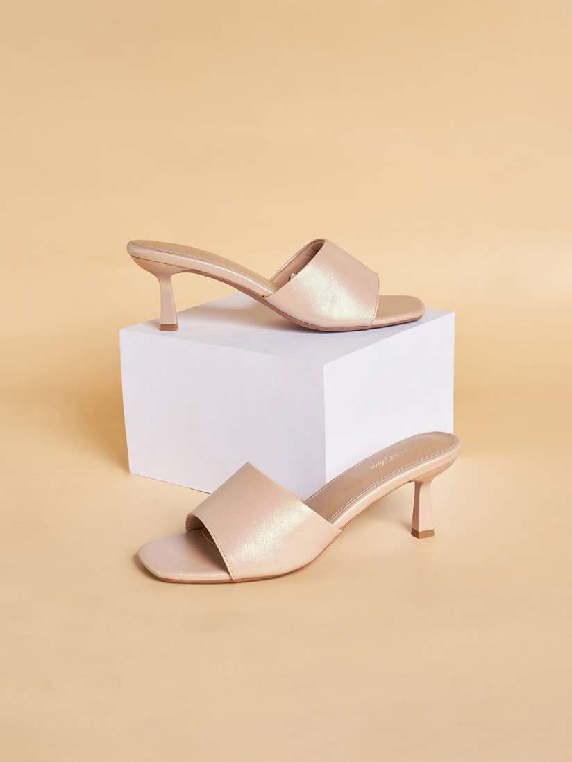 Pantaloon heel sales