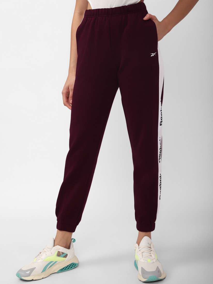 Training essentials logo jogger pants hot sale