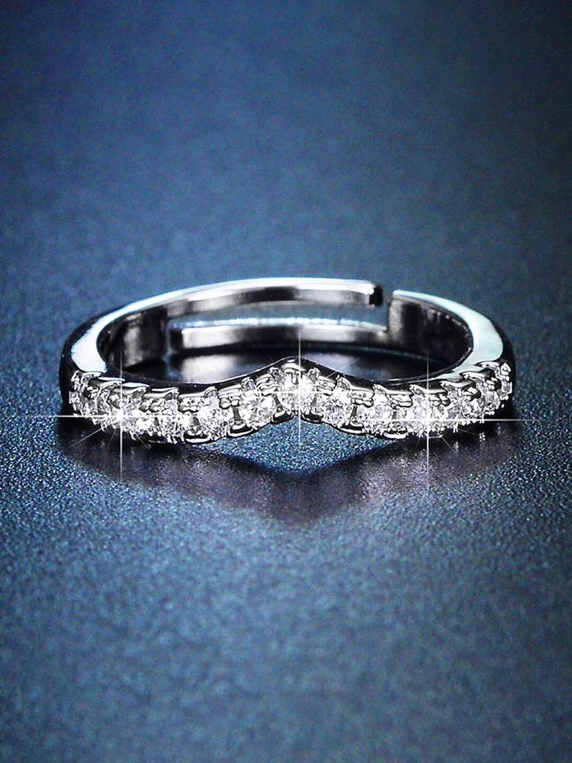 V shaped finger ring on sale
