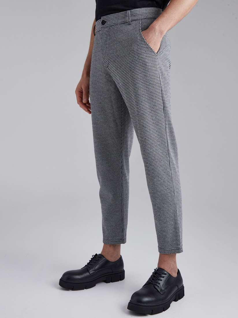 Boohooman cropped trousers shop