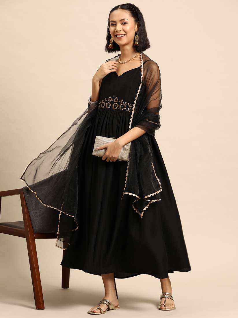 Traditional dress myntra on sale