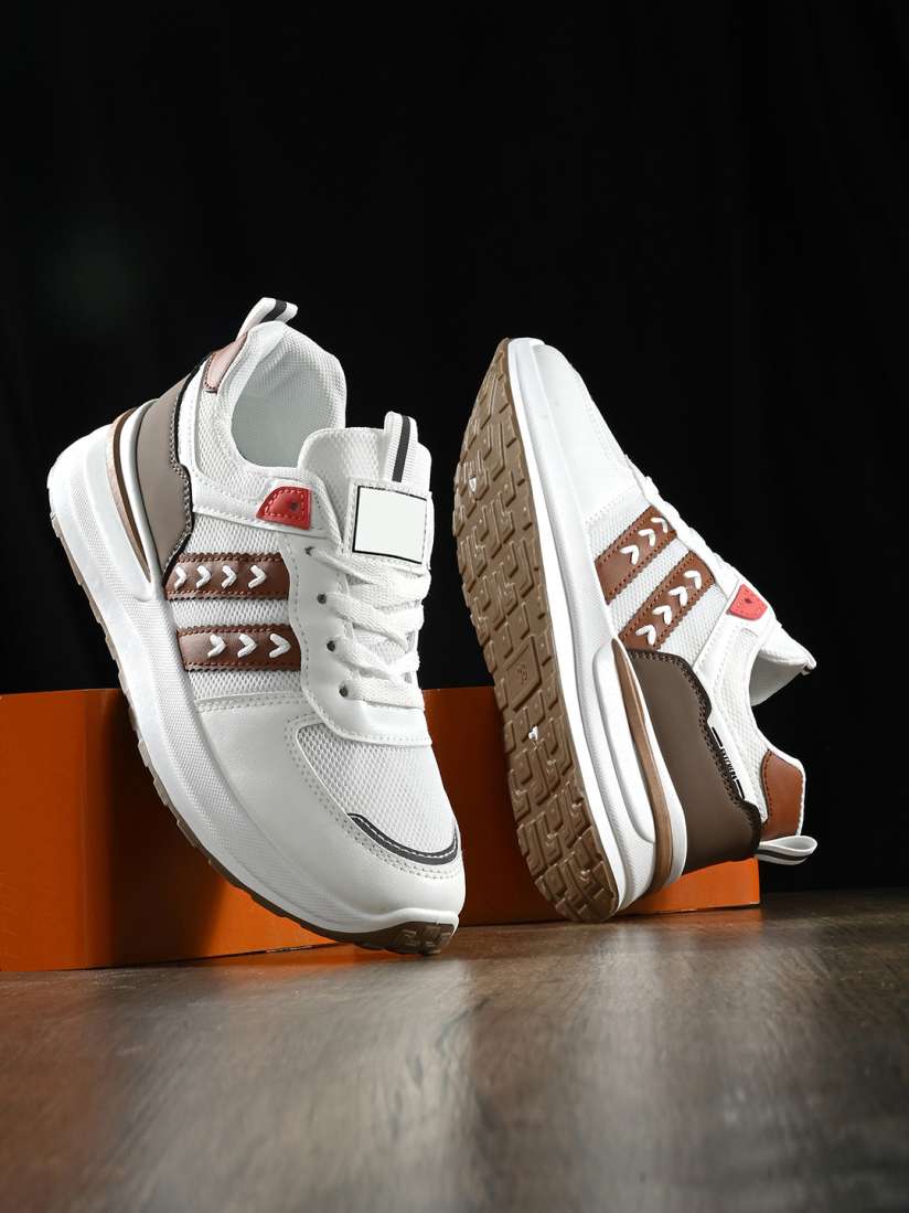 Roadster sports shoes online