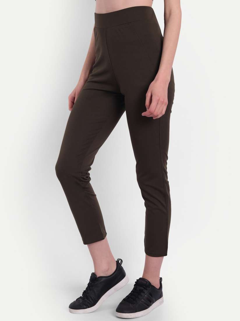 Stretchable track pants for gym store
