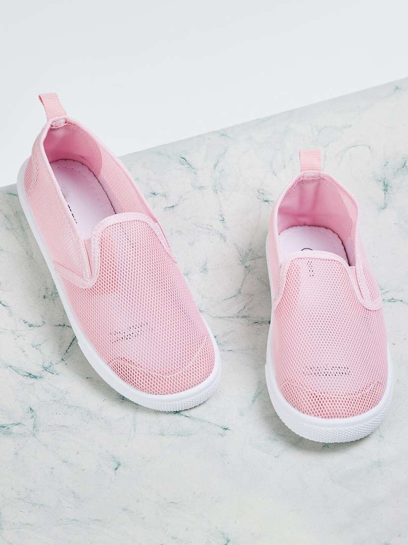 Buy max Girls Textured Comfort Insole Contrast Sole Slip On Sneakers Casual Shoes for Girls 23855588 Myntra
