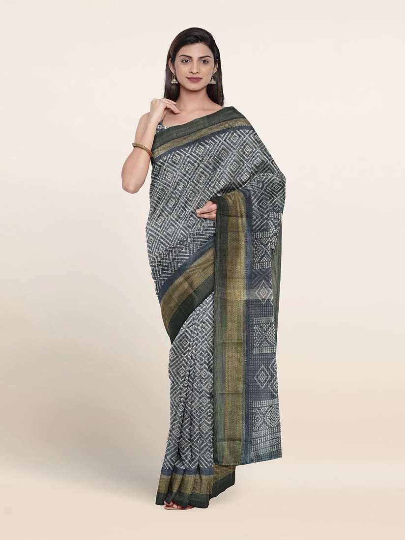 Bandhani sarees in pothys shop