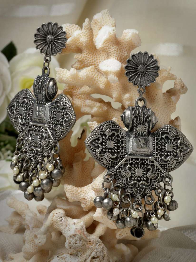 Moedbuille earrings store