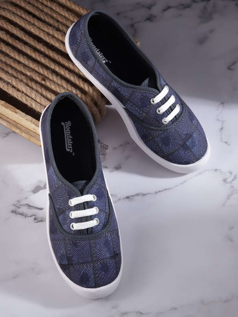 Roadster slip ons sales