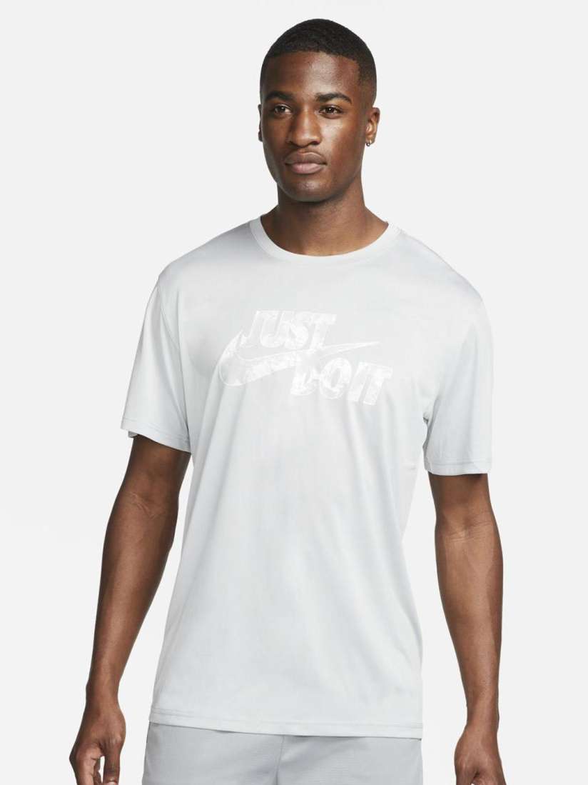 Nike tshirts myntra outlet