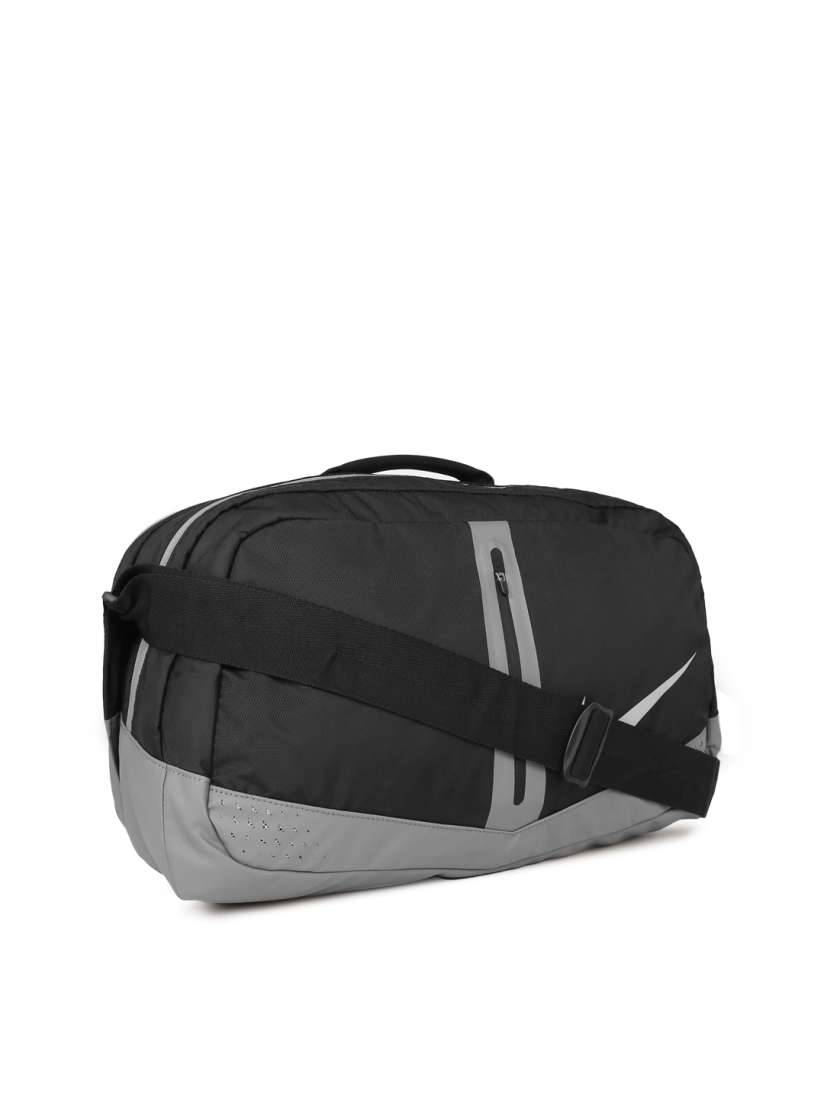 Nike run duffel bag 34l new arrivals