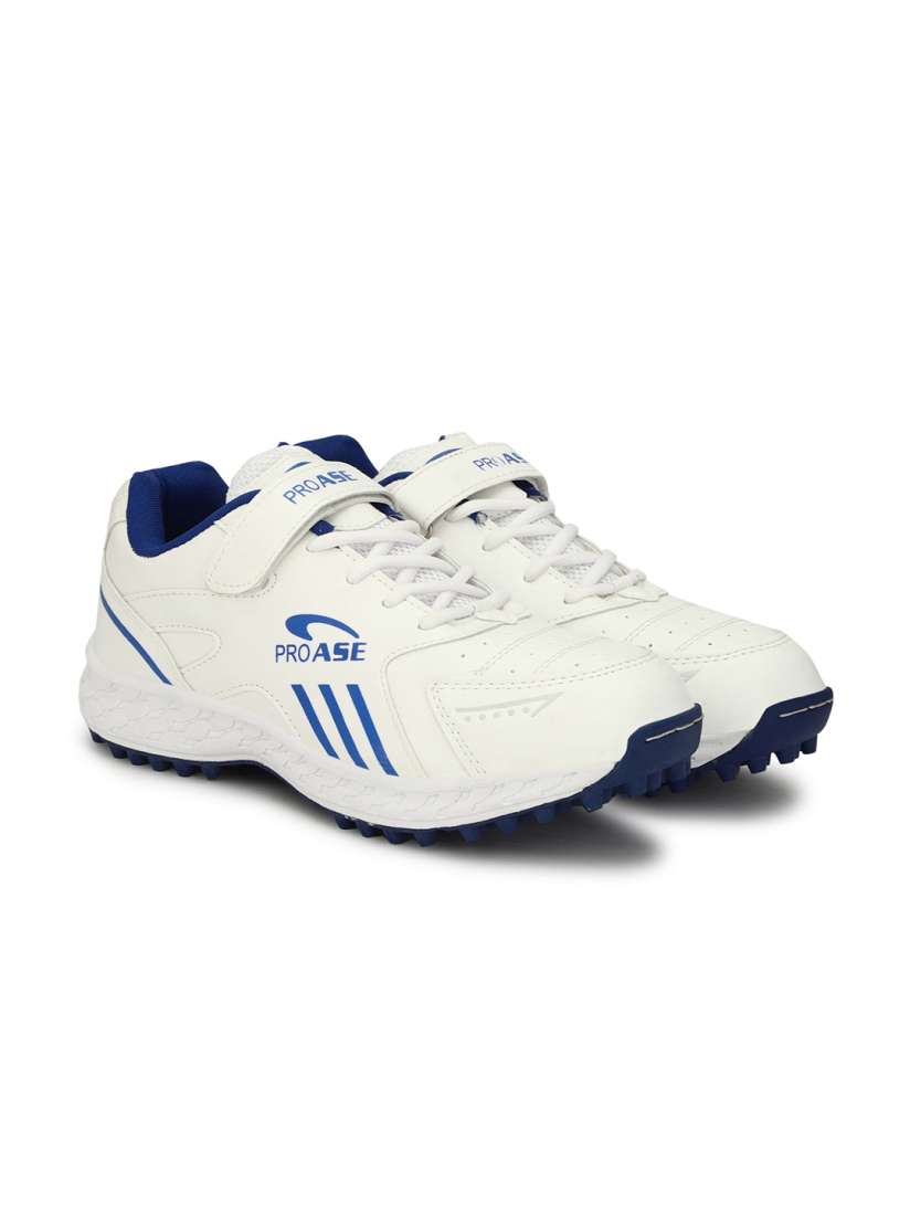Myntra cricket shoes on sale