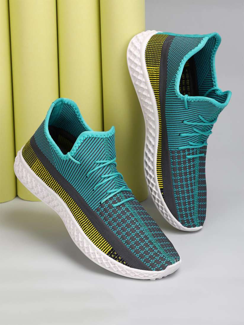Paragon walking shoes store
