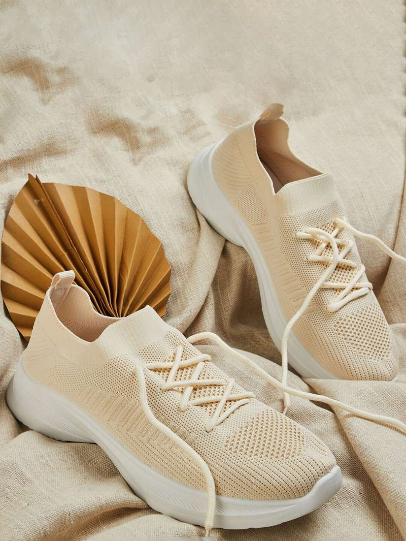 Sports shoes for women myntra cheap