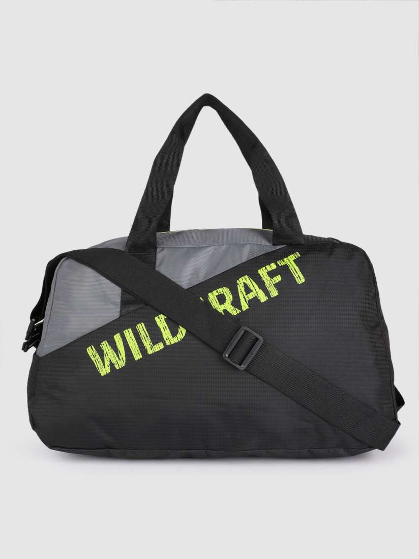 Les mills duffle bag store