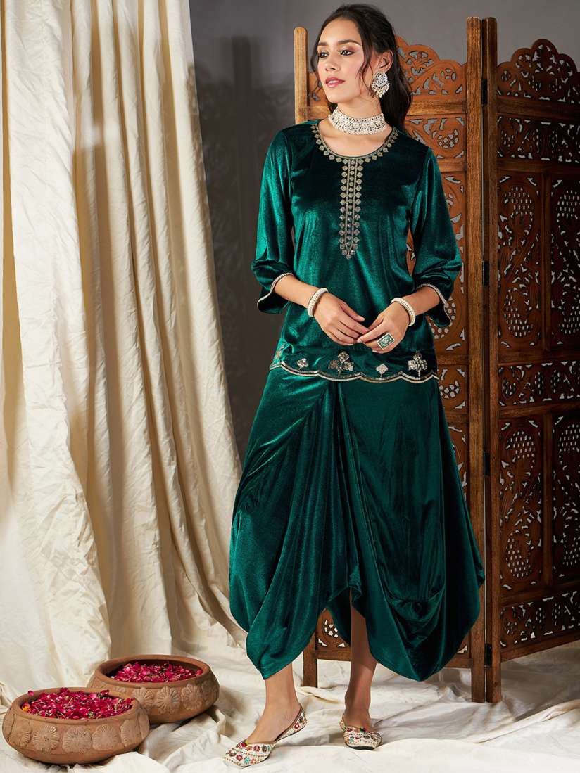 Velvet kurti with skirt new arrivals