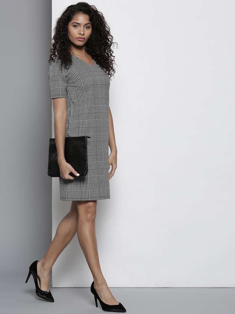 Buy DOROTHY PERKINS Women Black White Checked Sheath Dress Dresses for Women 2448039 Myntra