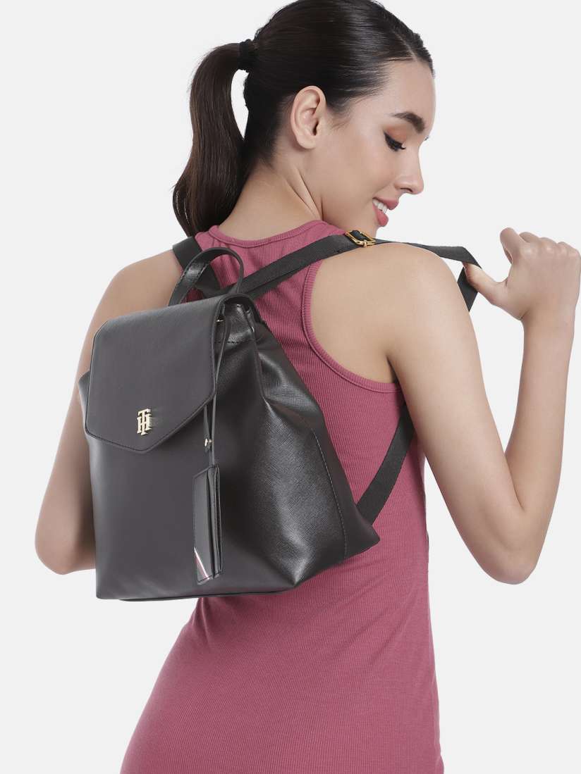 Charming backpack tommy hilfiger 2025