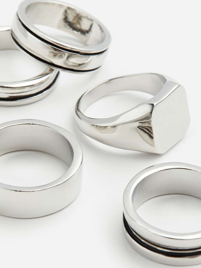 Rings h and m new arrivals