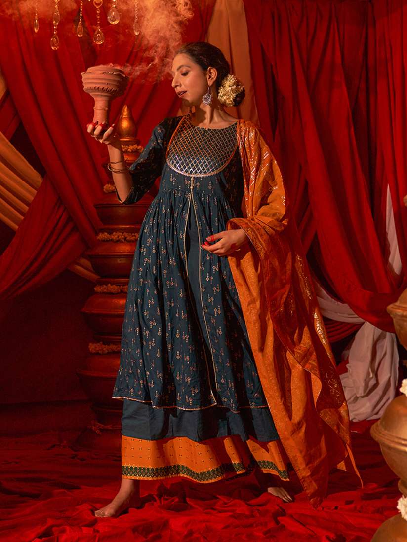 Buy AURELIA Geometric Printed Sequinned High Slit Anarkali Kurta Kurtas for Women 24601712 Myntra