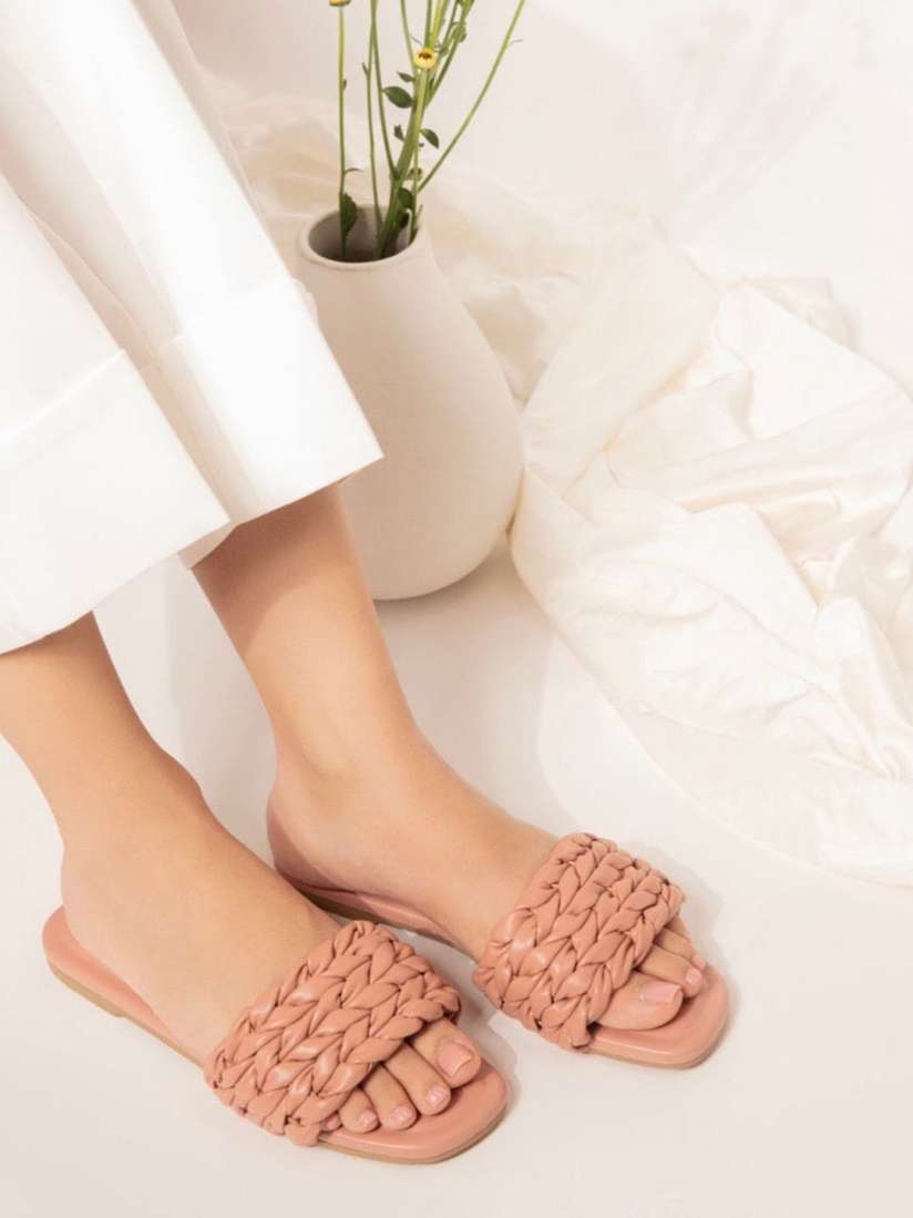 Flats myntra shop