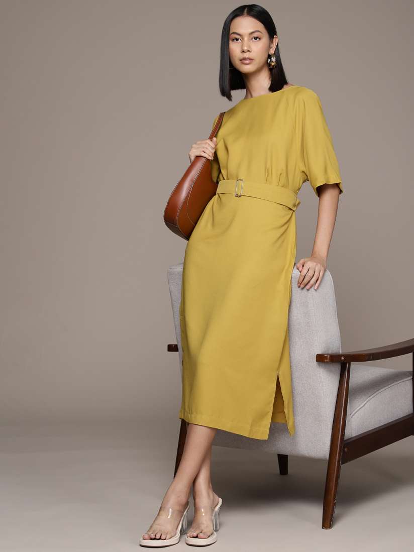Buy WAREHOUSE Gathered Pleated Detail A Line Midi Dress With Belt Dresses for Women 24625452 Myntra