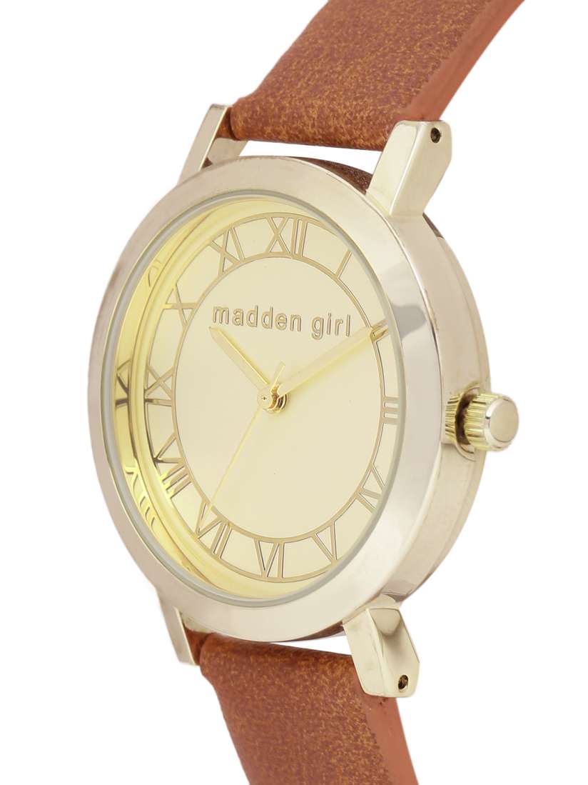Madden girl watches new arrivals