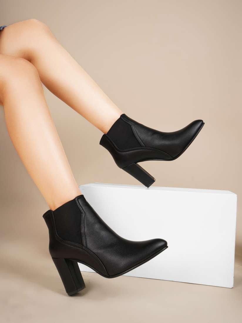 Pointed toe chelsea boots womens shop