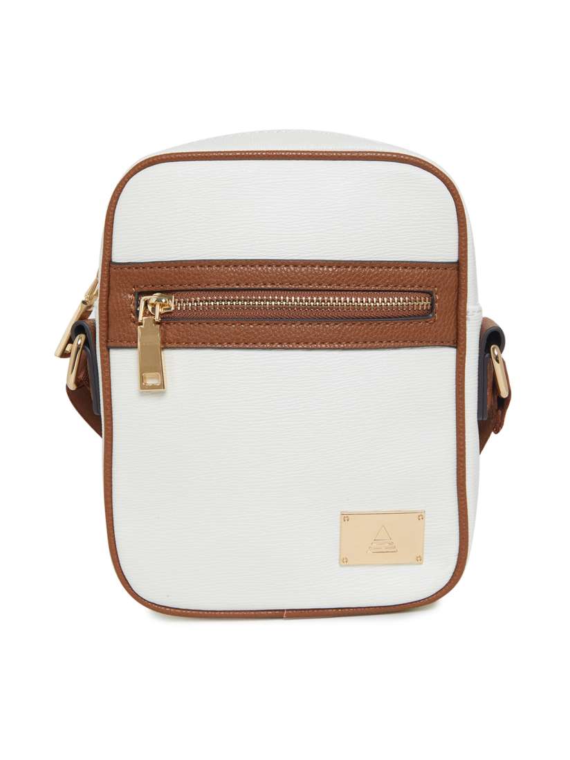 Bags for men myntra 2025
