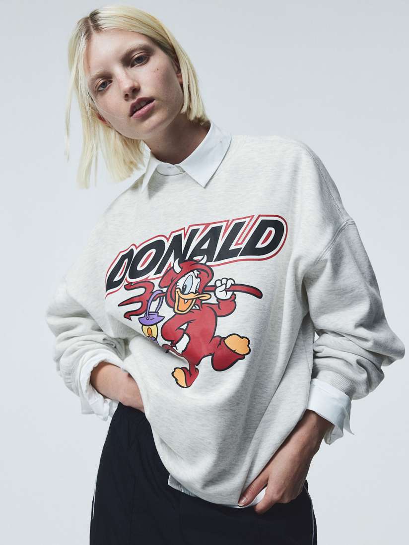 Buy H M Oversized Print Motif Sweatshirt Sweatshirts for Women 24975032 Myntra