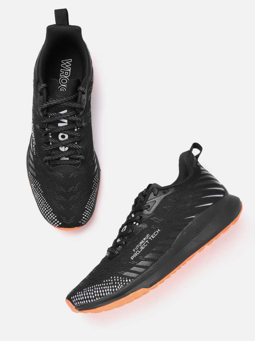 Wrogn black sneakers top