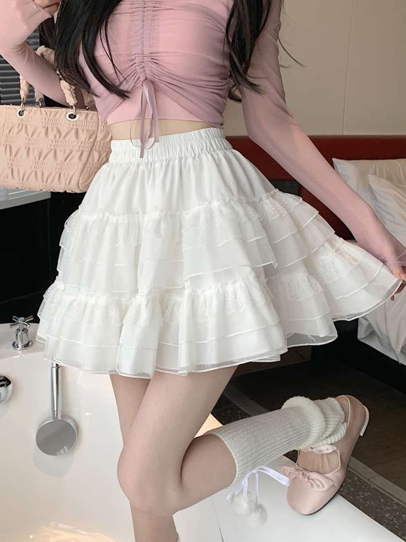 White puffy skater skirt best sale