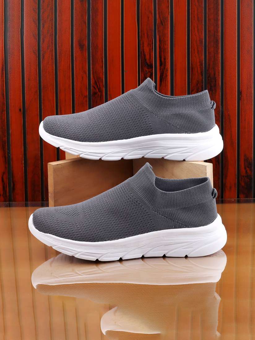 Kraasa sports running shoes deals