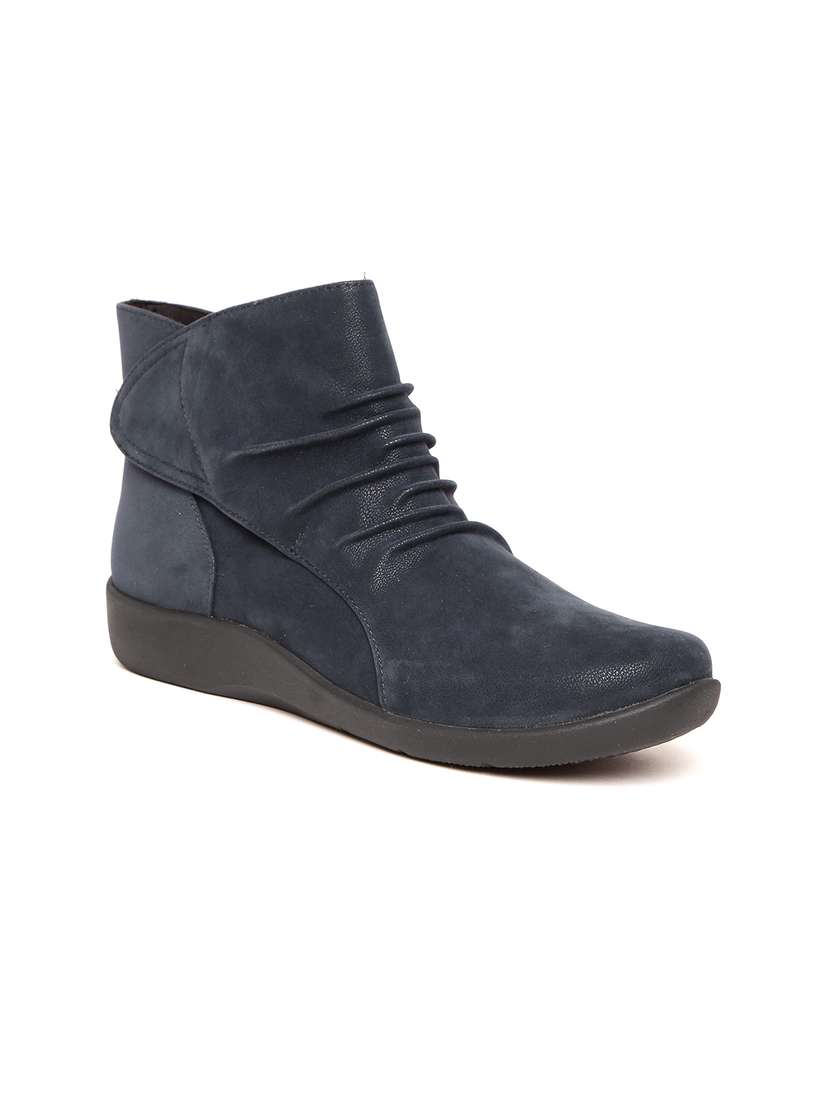 Boots Navy Shoes Women Buy Clarks Women's Desert Navy Chukka Boots