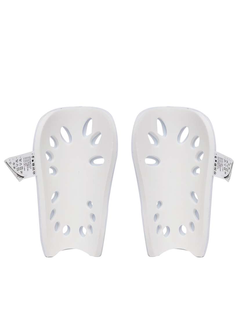 Nike shin guards myntra clearance