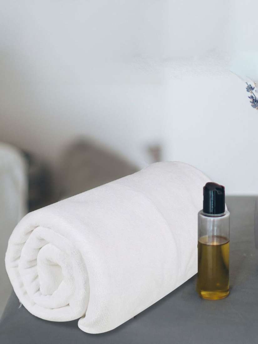 Black white and gold towels 2025