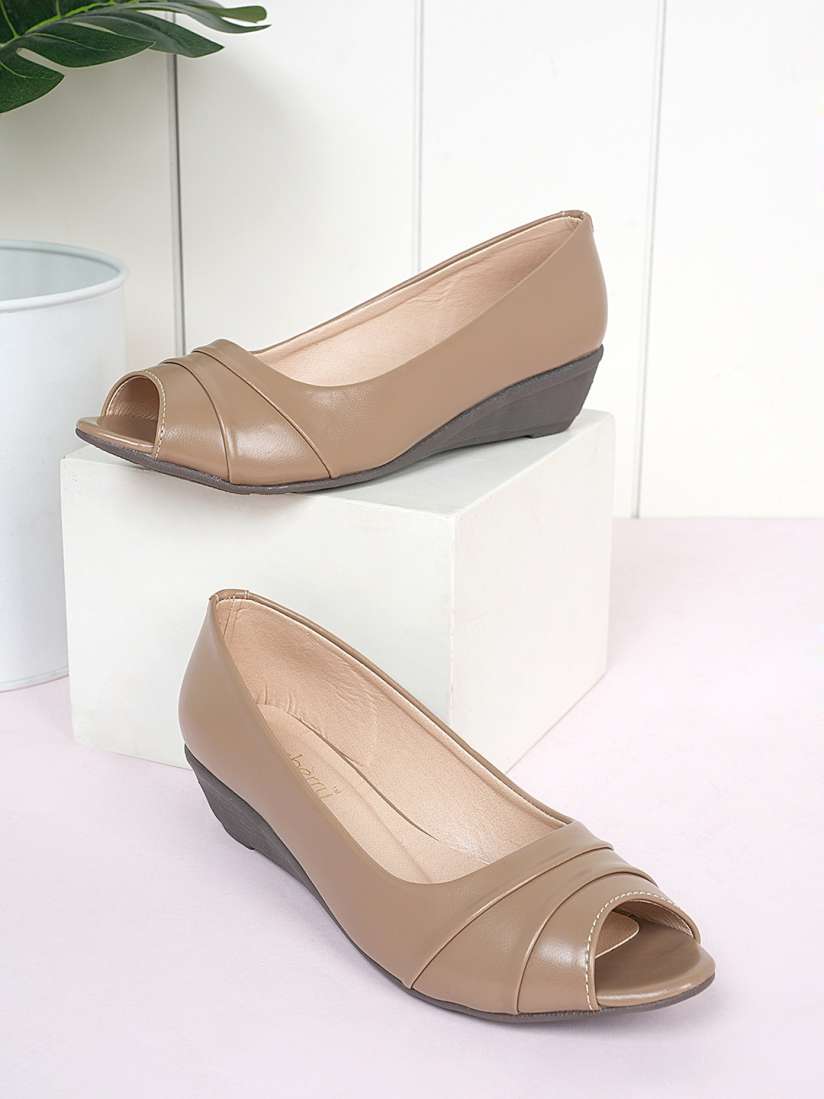 Leather peep toe wedges top