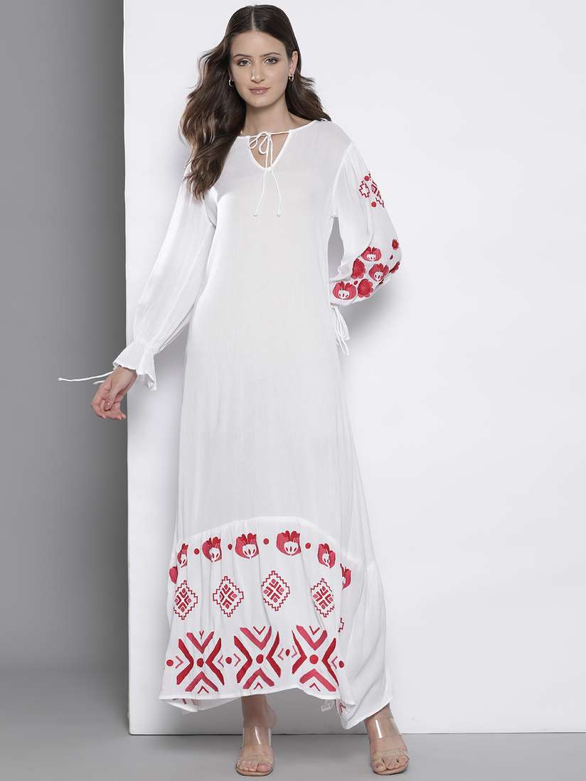 Buy Boohoo Geometric Embroidered Tie-Up Neck Bell Sleeves A-Line Maxi Dress  - Dresses for Women 25480078 | Myntra