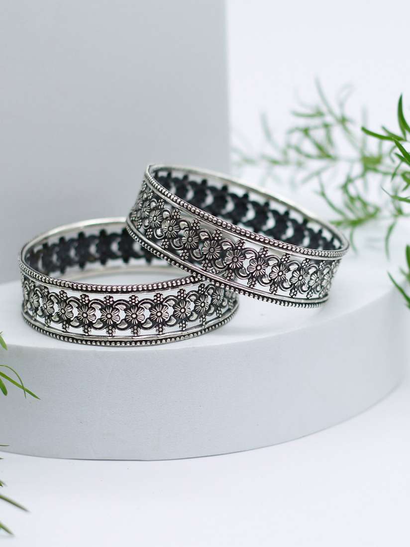 Buy SANGEETA BOOCHRA Set Of 2 Oxidised Sterling Silver Bangle Bangle for Women 25488684 Myntra