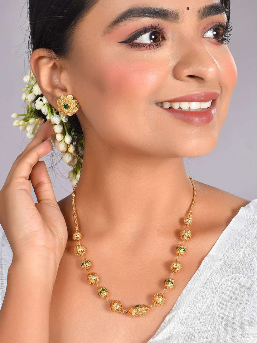 Buy AQUASTREET Gold Plated Stone Beaded Ethnic Jewellery Set Jewellery Set for Women 25503738 Myntra