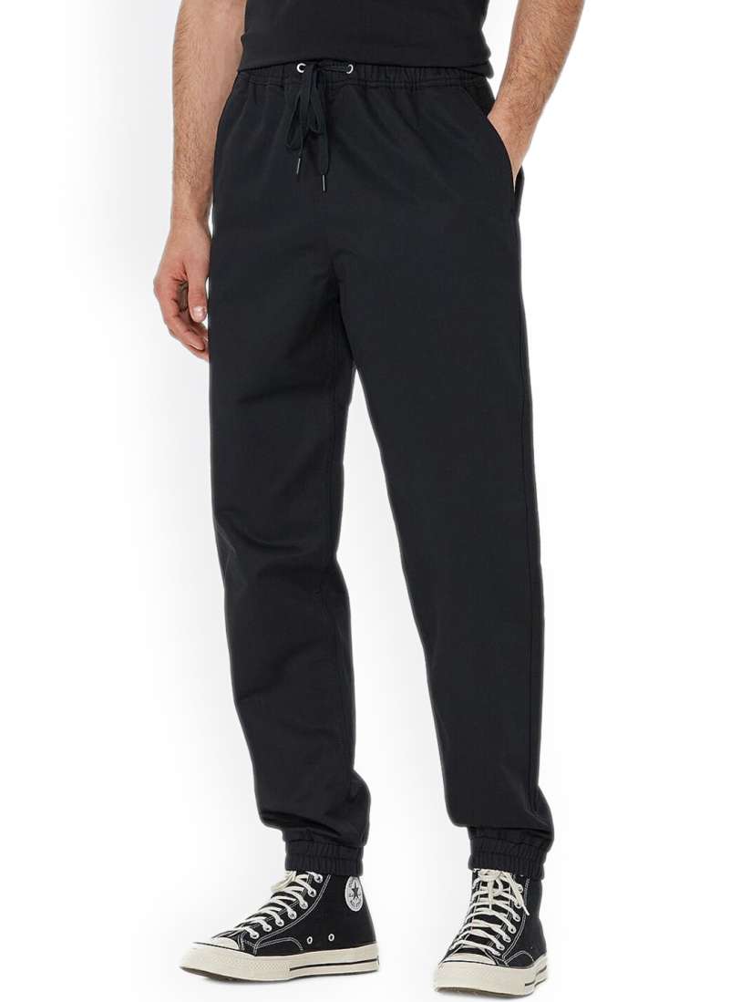 Jogger pants and converse outlet