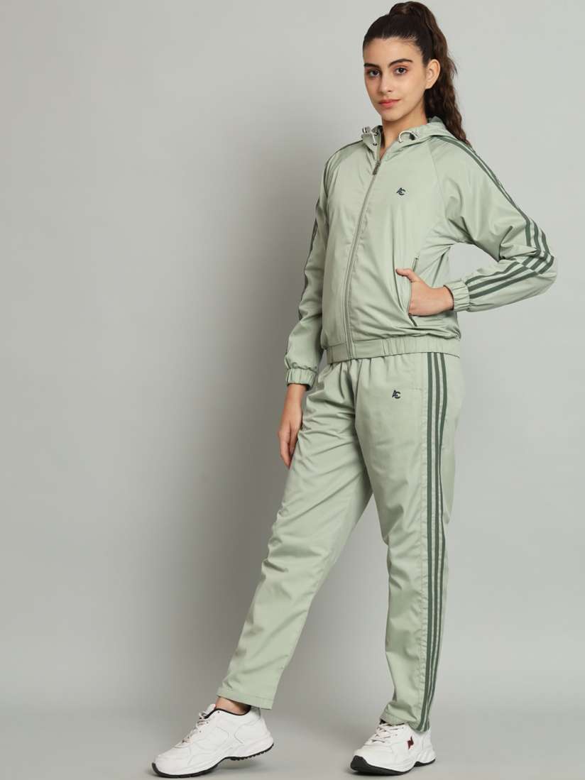 Myntra tracksuit deals