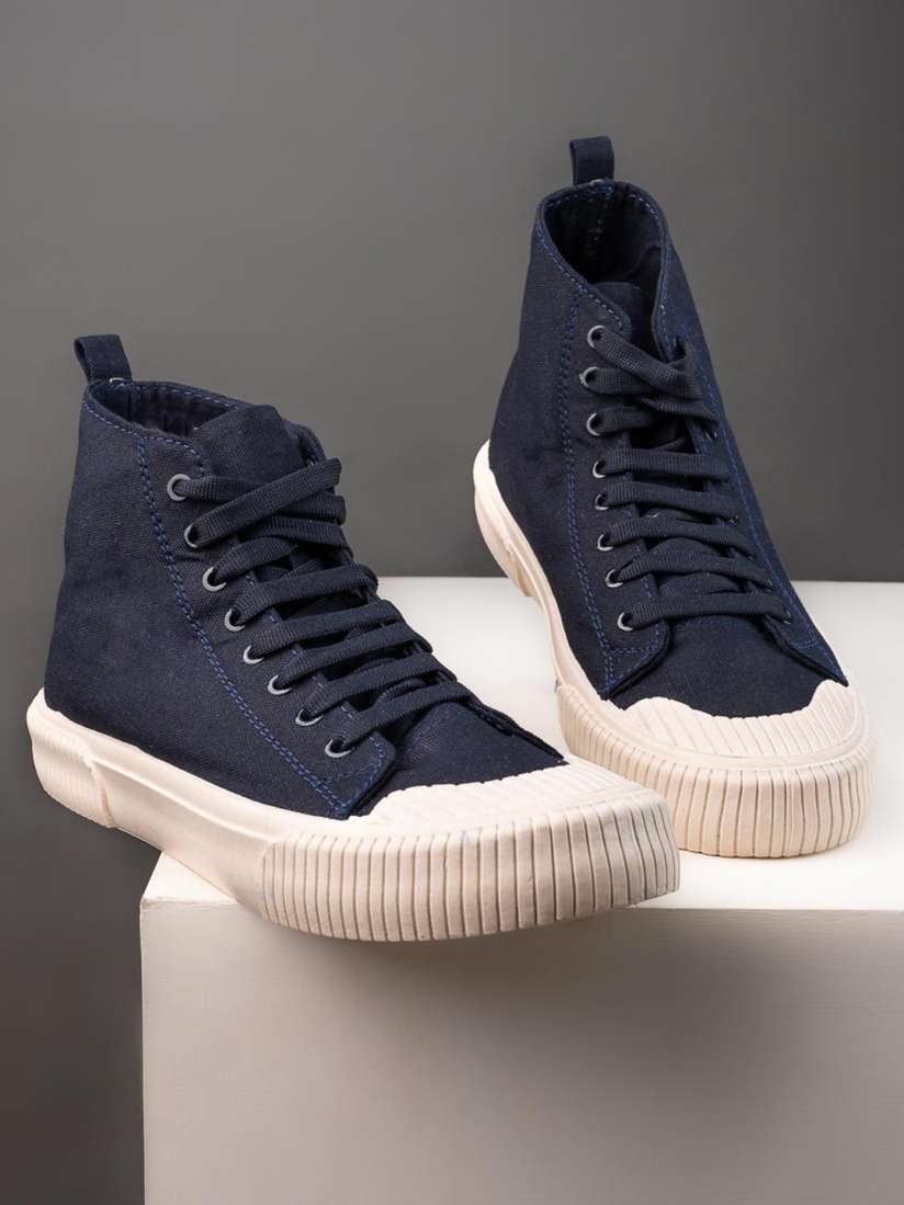 Canvas shoes myntra top