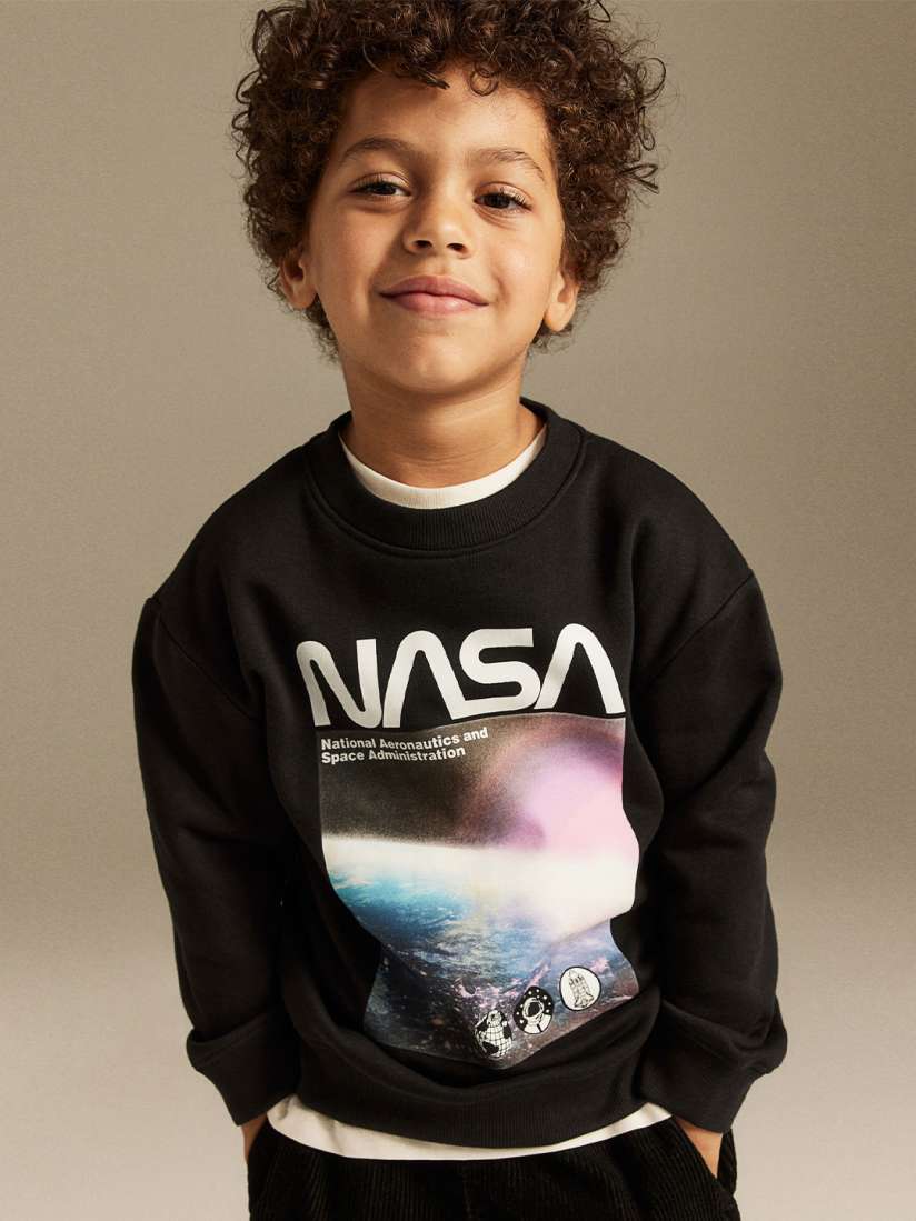 Harga crewneck h&m nasa best sale