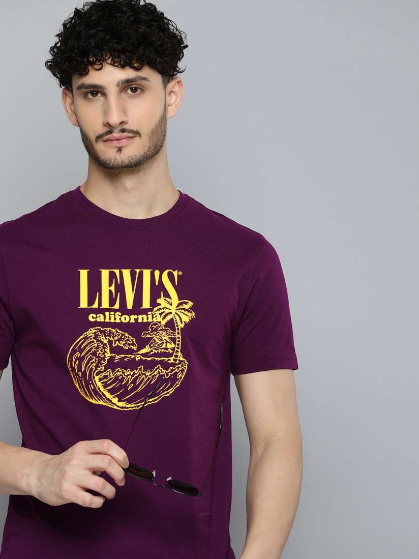 Buy Levis Pure Cotton Graphic Printed Casual T shirt Tshirts for Men 25758652 Myntra