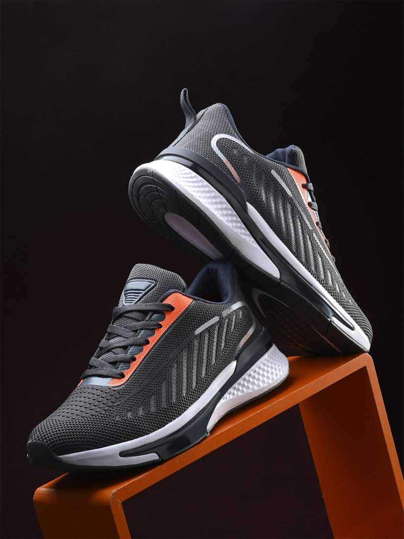 Roadster running shoes deals
