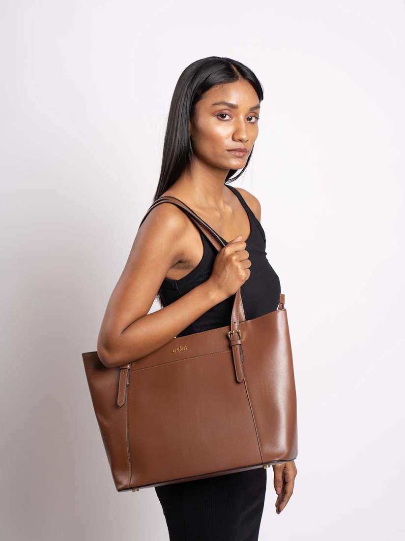 Buy Eske Structured Leather Shoulder Bag Handbags for Women 25944178 Myntra